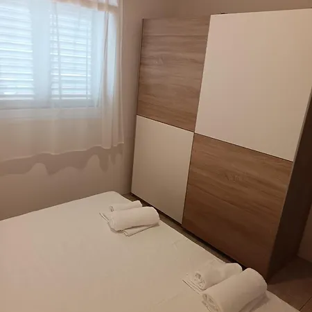 Rozina 1 Apartamento